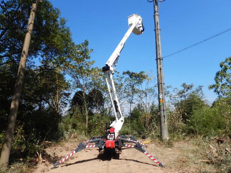 國網(wǎng)寧海縣供電公司引進(jìn)履帶式絕緣斗臂車 助推”無感停電“體系建設(shè)