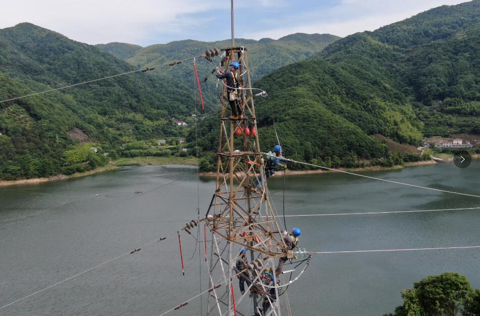 國網(wǎng)余姚市供電公司桿塔遷改全面提升山區(qū)供電可靠性