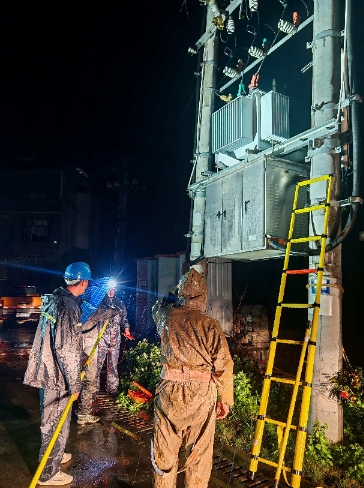 湖北通城：驚雷過后，150戶停電無訴求